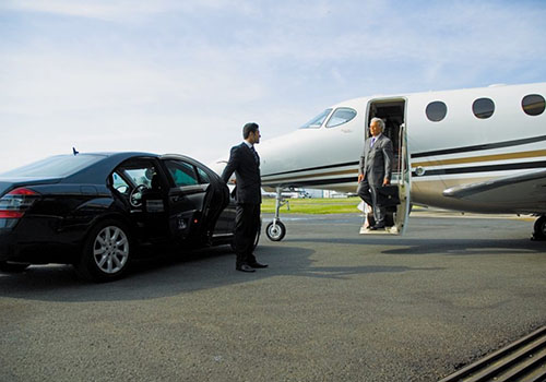 Experience seamless and luxurious airport transfers with Royal Limo. Relax and enjoy a stress-free ride to your destination.